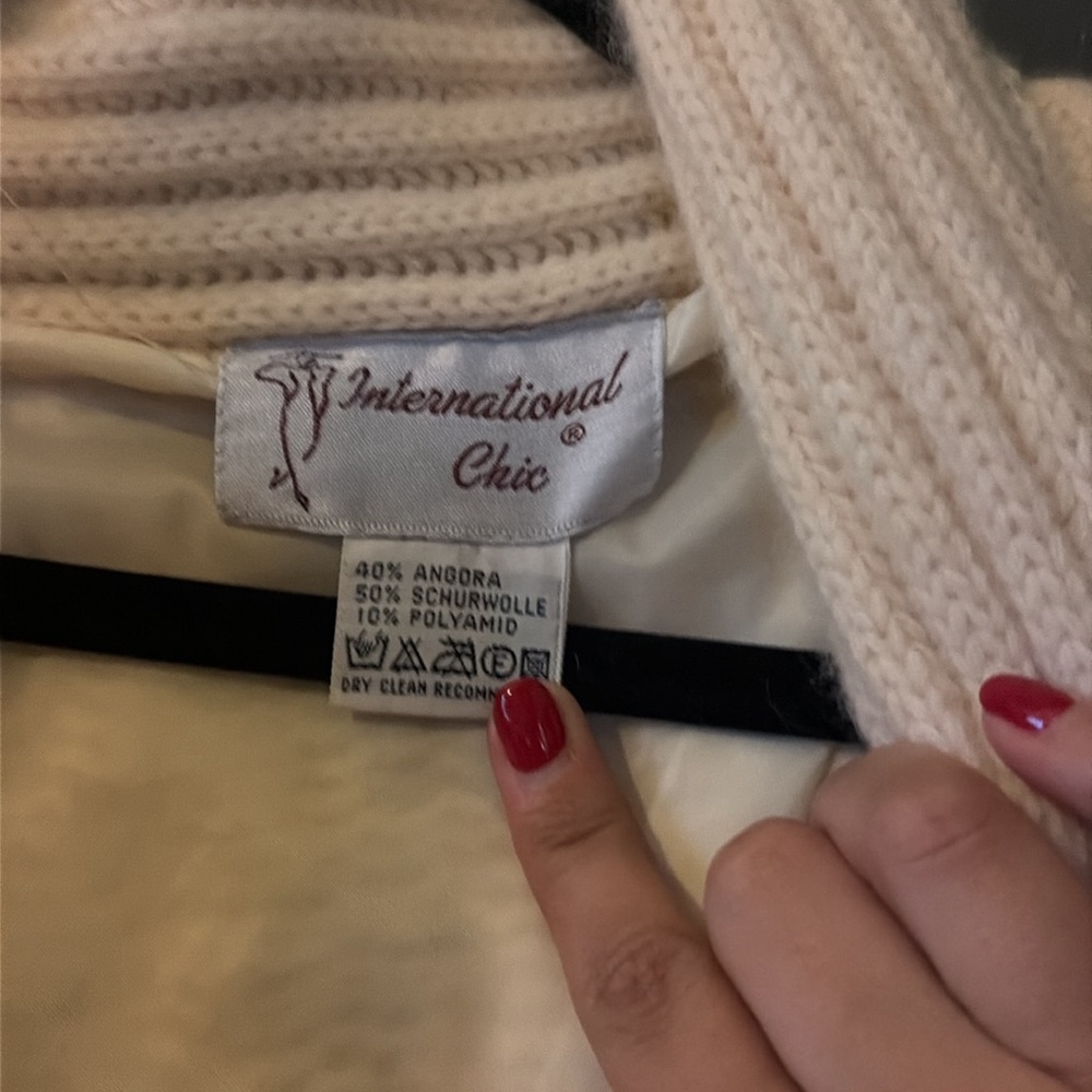 Angora wool blend cable knit sweater - Picture 2 of 3